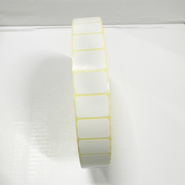 MP_4_Термотрансферные этикетки 30х20 мм ПГ (самоклеящиеся полуглянцевые). 10000 этикеток в ролике, втулка 40 мм