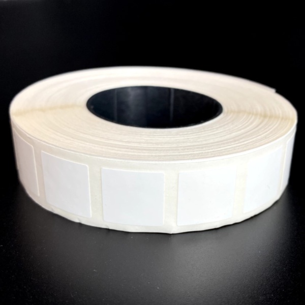 MP_2_Термотрансферные этикетки 15х15 мм ПП квадратные (полипропиленовые). 2000 этикеток в ролике, втулка 40 мм