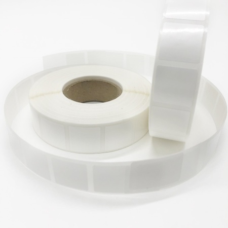 MP_2_Термотрансферная этикетка 20х20 (квадрат) ПГ (полуглянцевая бумага). 2000 этикеток в ролике, втулка 40 мм