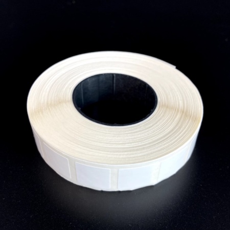 MP_4_Термотрансферные этикетки 15х15 мм ПП квадратные (полипропиленовые). 2000 этикеток в ролике, втулка 40 мм